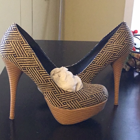 Heels - Picture 1 of 2